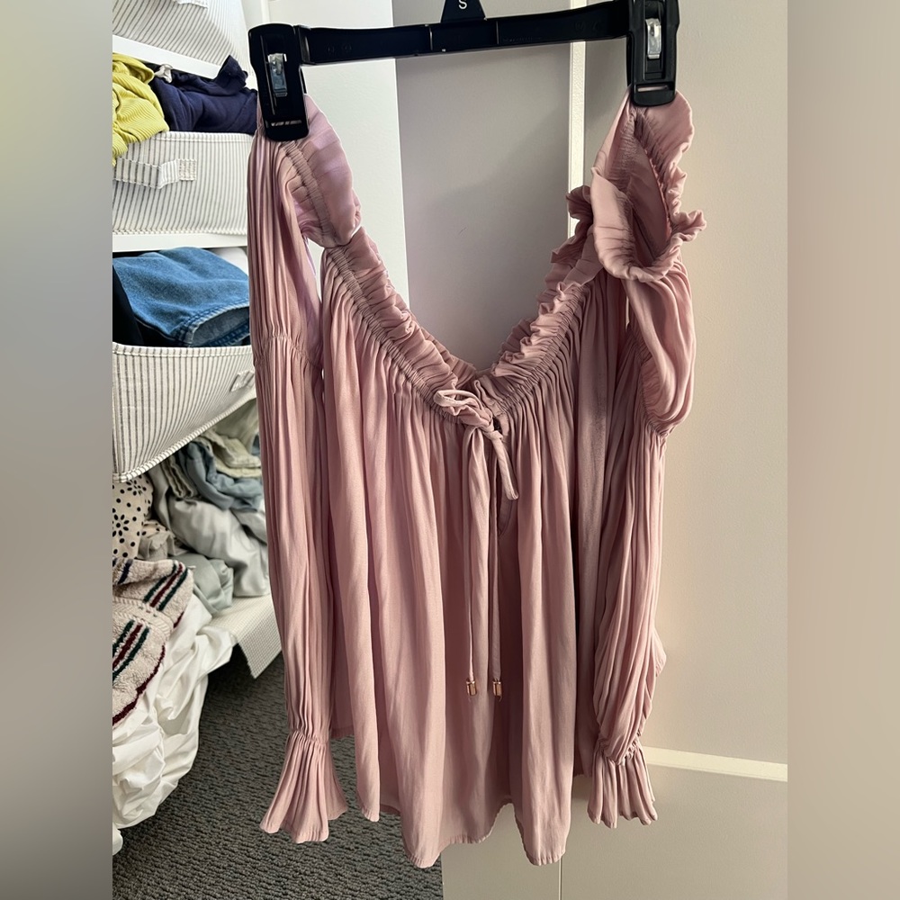 Off shoulders pink blouse